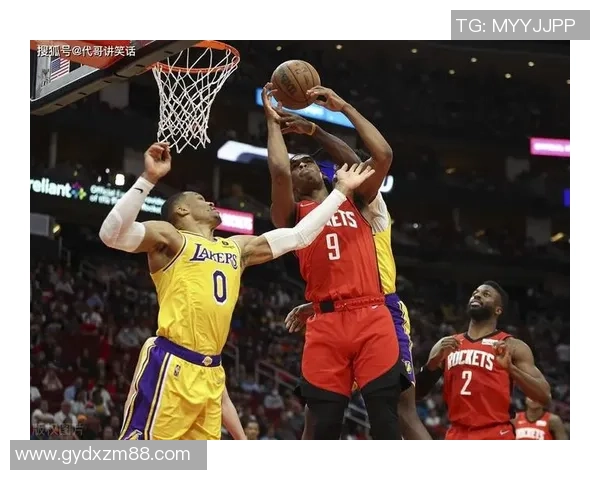 2001年NBA总决赛火箭队与湖人队的巅峰对决回顾与分析