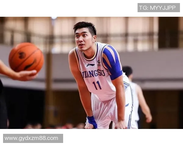 吴冠希的篮球之路：从青涩少年到CBA明星的奋斗历程与成长故事