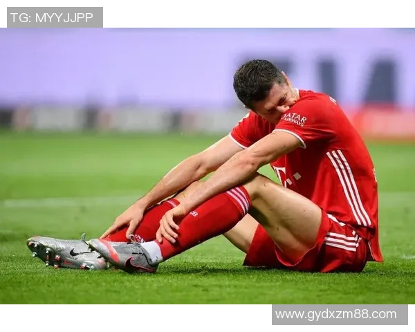 莱万重返安联球场遭拜仁球迷嘘声四起引发热议 莱万重返安联球场遭拜仁球迷嘘声四起引发热议